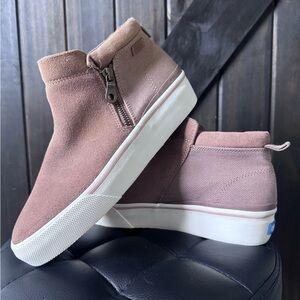 Keds Cooper Zip - Brown suede platform ankle boots. Size 7